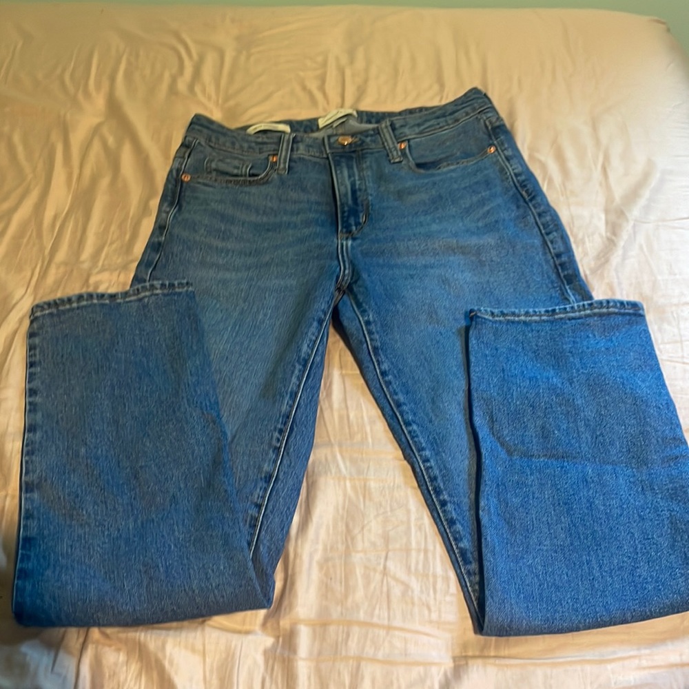 Women’s Universal thread blue jeans
